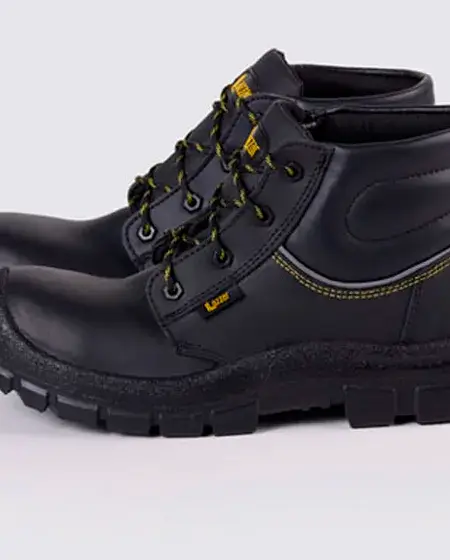 Dielectric Boots With Polyamide Toe Peñol