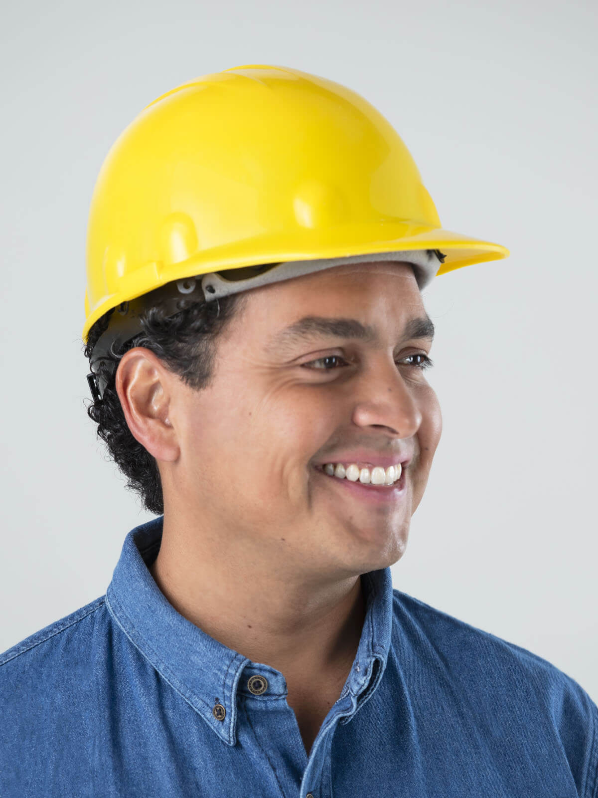 casco de seguridad amarillo
